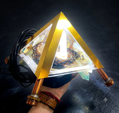 Copper Pyramid with Quantum Vortex PEMF | NEXUS CORE 3-System | 624m Rodin Coil | Rife Frequencies 1Hz–150kHz | Strobe Light Therapy | Frequency Lab AI Included | Giza 51° Sacred Geometry | Selenite | Collapsible | Handmade — Metayantra