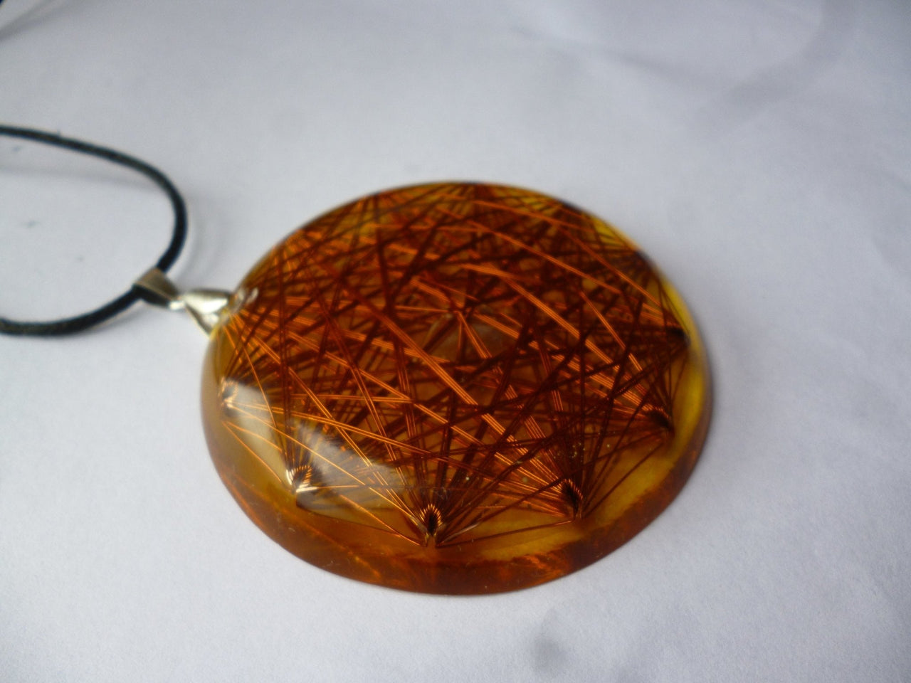 Icosahedral Resonator Filter Against Noxious Frequencies - Metayantra Consciencia
