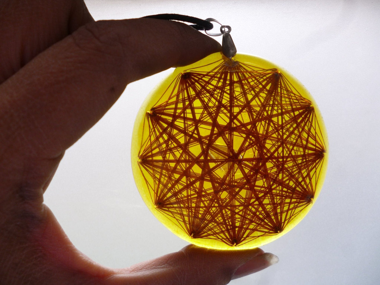 Icosahedral Resonator Filter Against Noxious Frequencies - Metayantra Consciencia