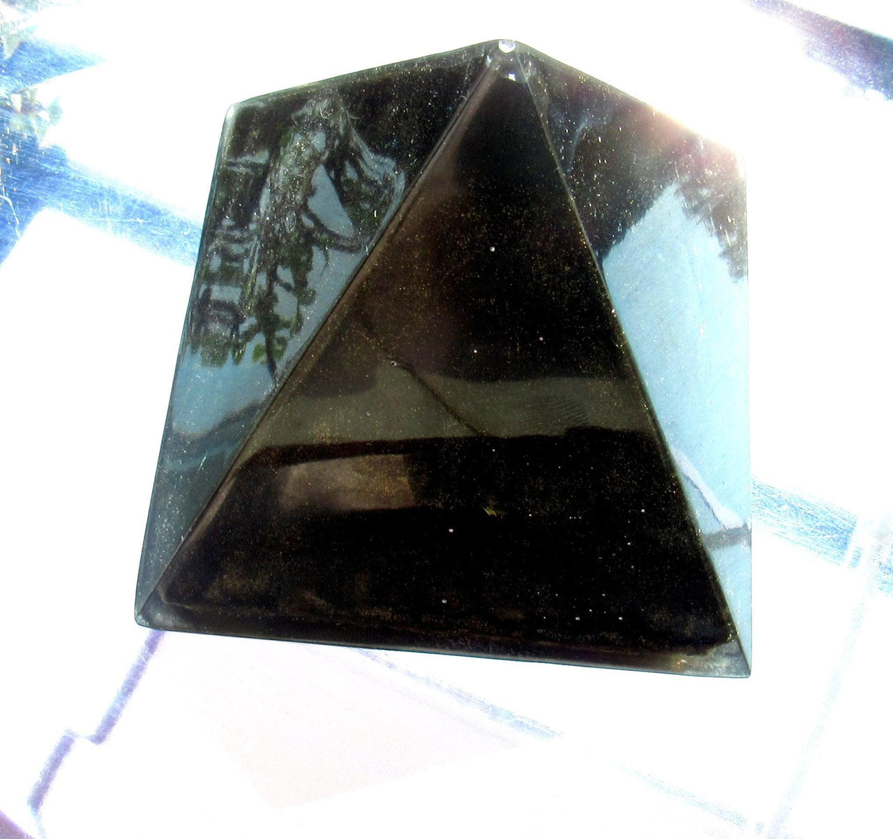 Orgone Pyramid Black Sun Protector 5G - Metayantra Consciencia